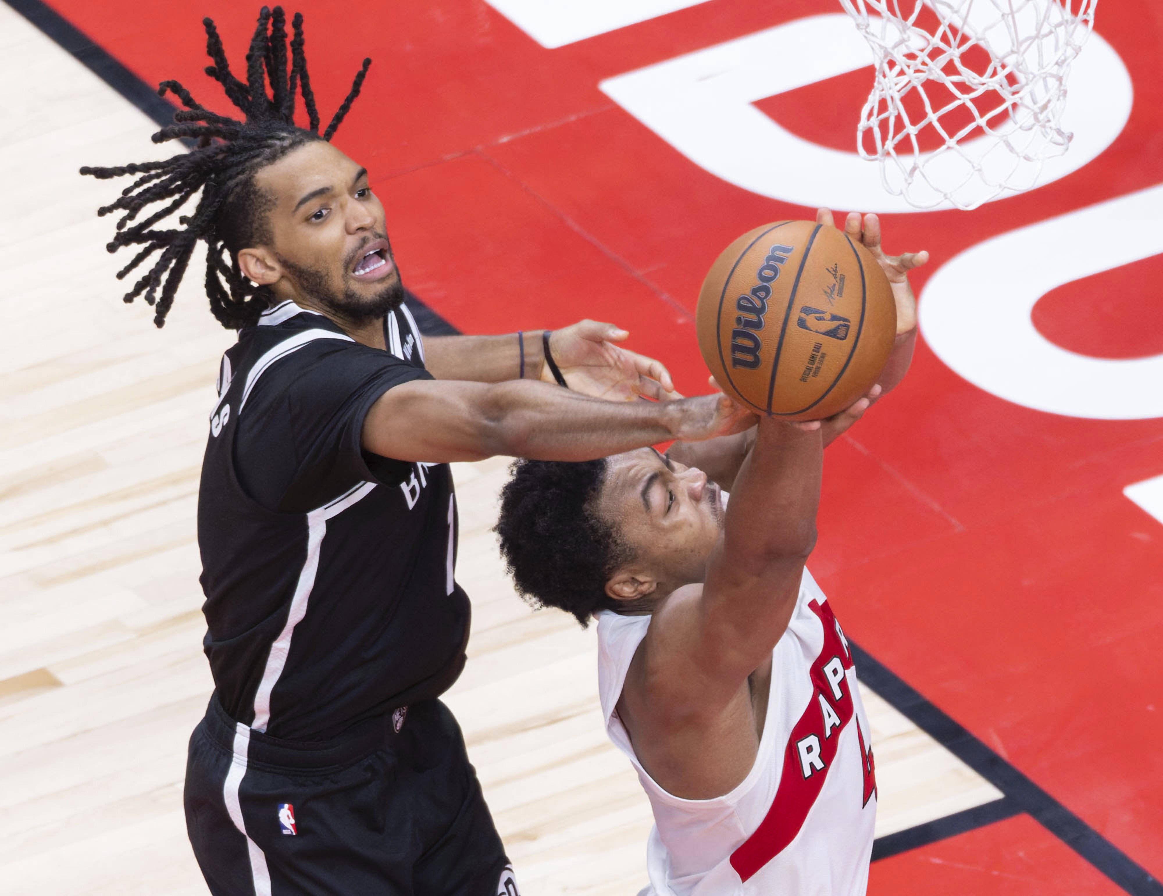 ayx-赛地聚焦——NBA总决赛关键时刻热度飙升,多伦多猛龙防线松动,信心回归,训练强度明显提升