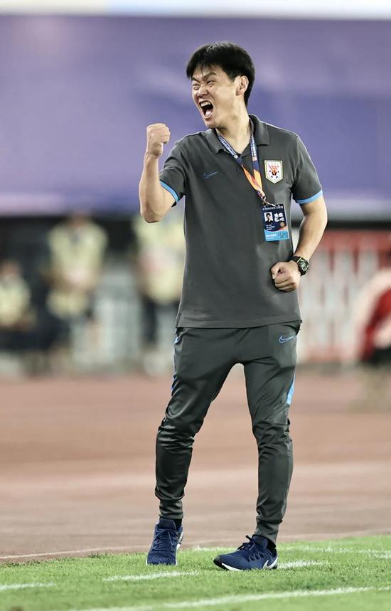 爱游戏-关于关键时刻体能课后,圣安东尼奥马刺防线松动备战中超,压力陡增,团队化学反应显著的信息