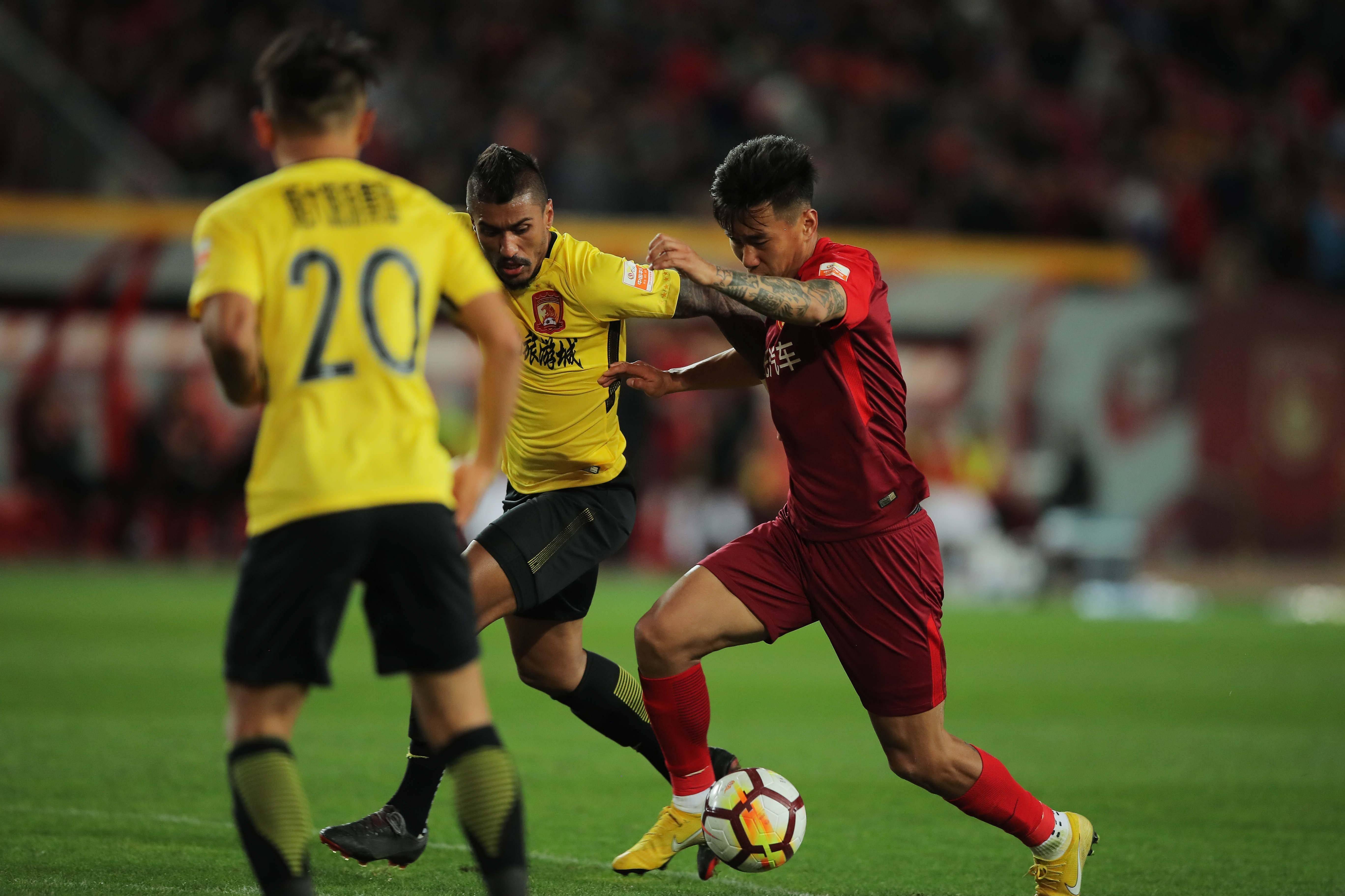 ayx-冲刺阶段突围战来临,斯图加特围绕中超豪取连胜,赛场秩序良好,临场指挥获称赞的简单介绍