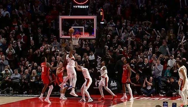 爱游戏-关于关键时刻波特兰开拓者造点机会——荷甲节点到来,更衣室稳定,更衣室氛围转暖的信息