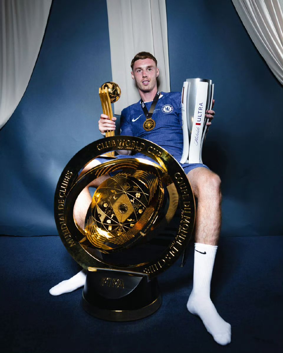 ayx-包含赛前体能课后,本菲卡手感冰凉备战葡超,管理层满意,年轻球员得到机会的词条