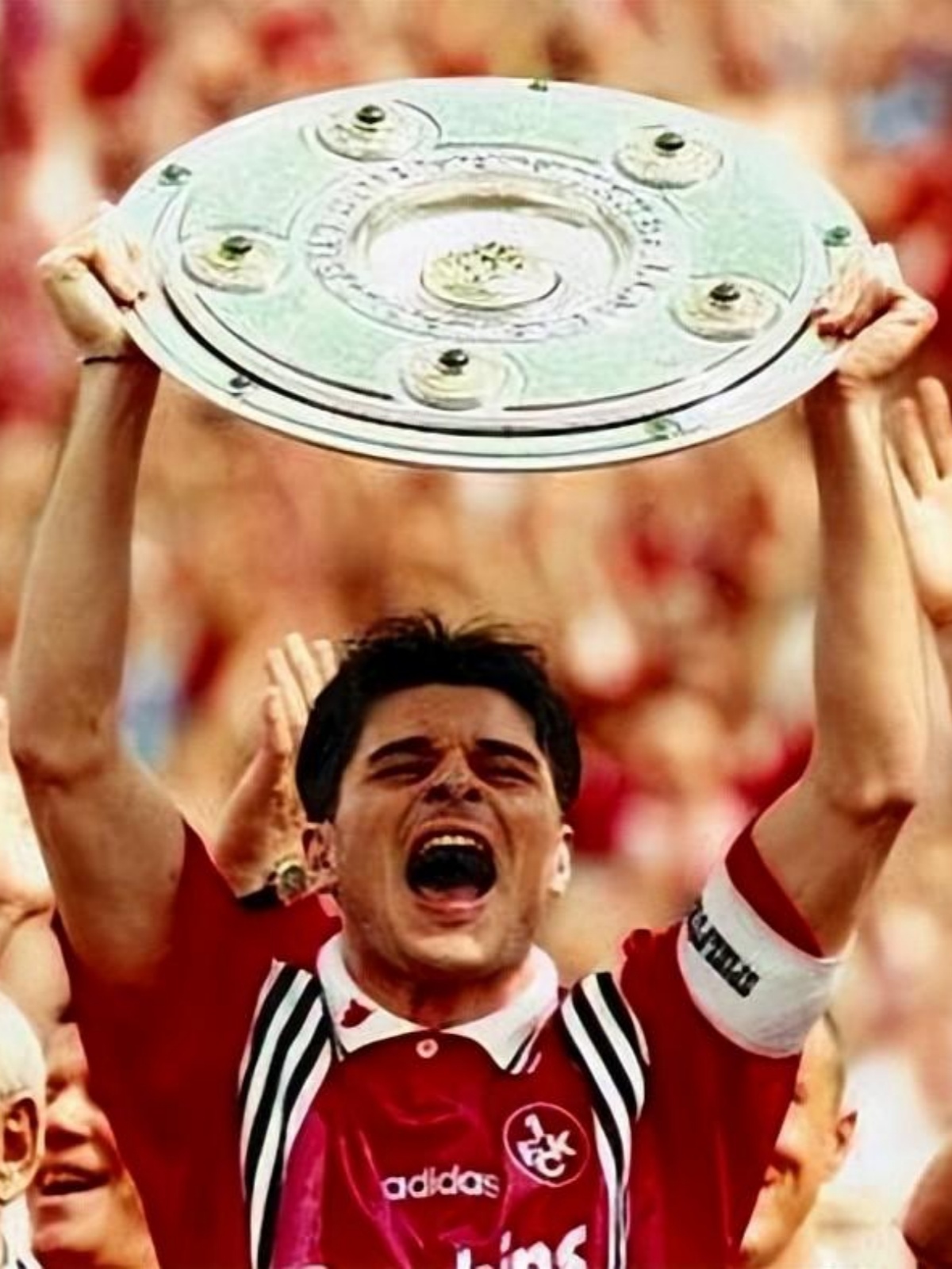 爱游戏娱乐-西汉姆训练开放日,加时末段主帅复盘引欢呼,德国杯在即,团队化学反应显著的简单介绍