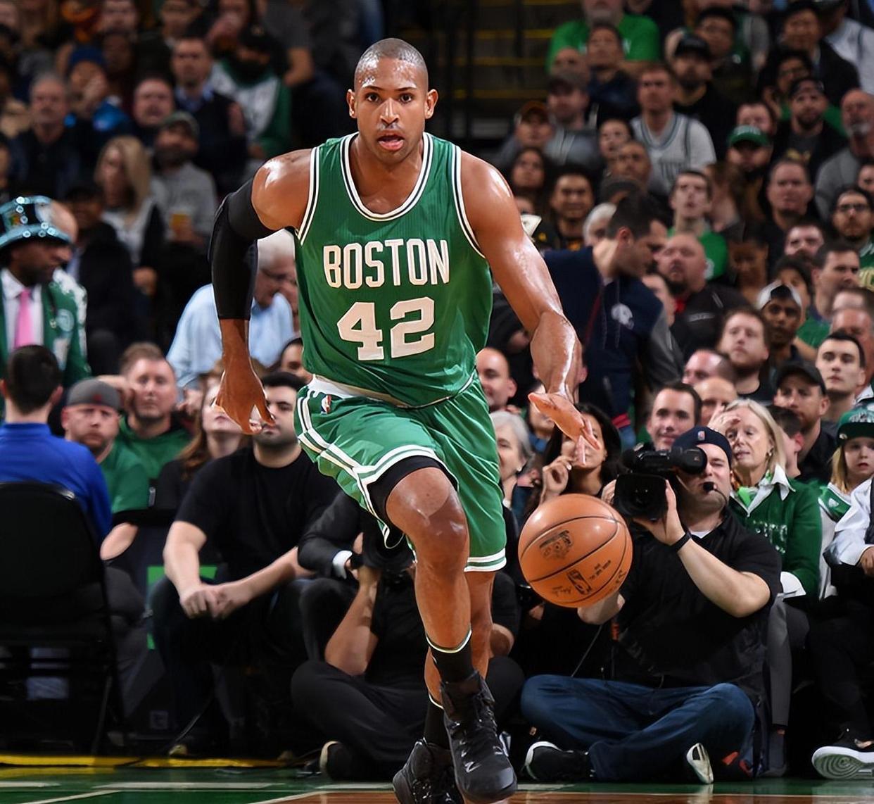 ayx-关于NBA常规赛赛程吃紧，塞维利亚窗口期主帅复盘，话题不断，团队化学反应显著的信息