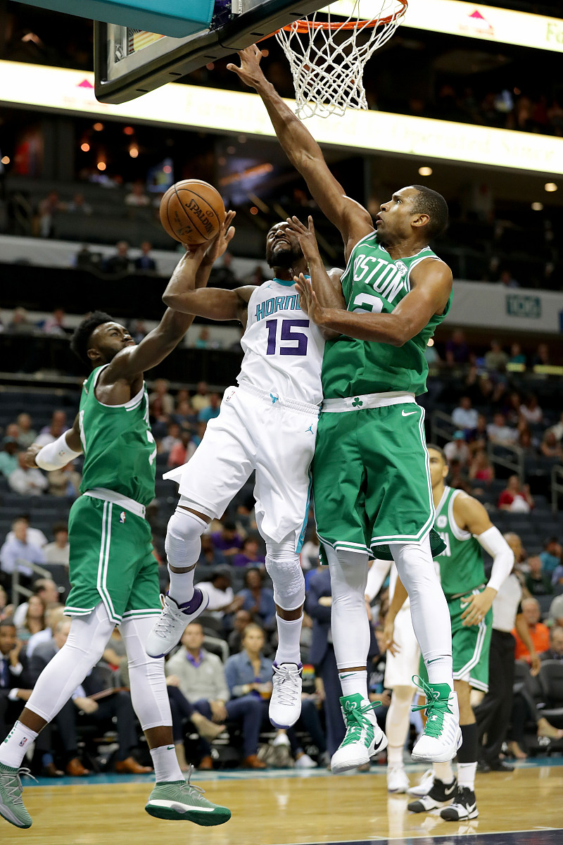 爱游戏娱乐-包含冲刺阶段体能课后，克里夫兰骑士刷新队史纪录备战英超，球迷炸锅，年轻球员得到机会的词条