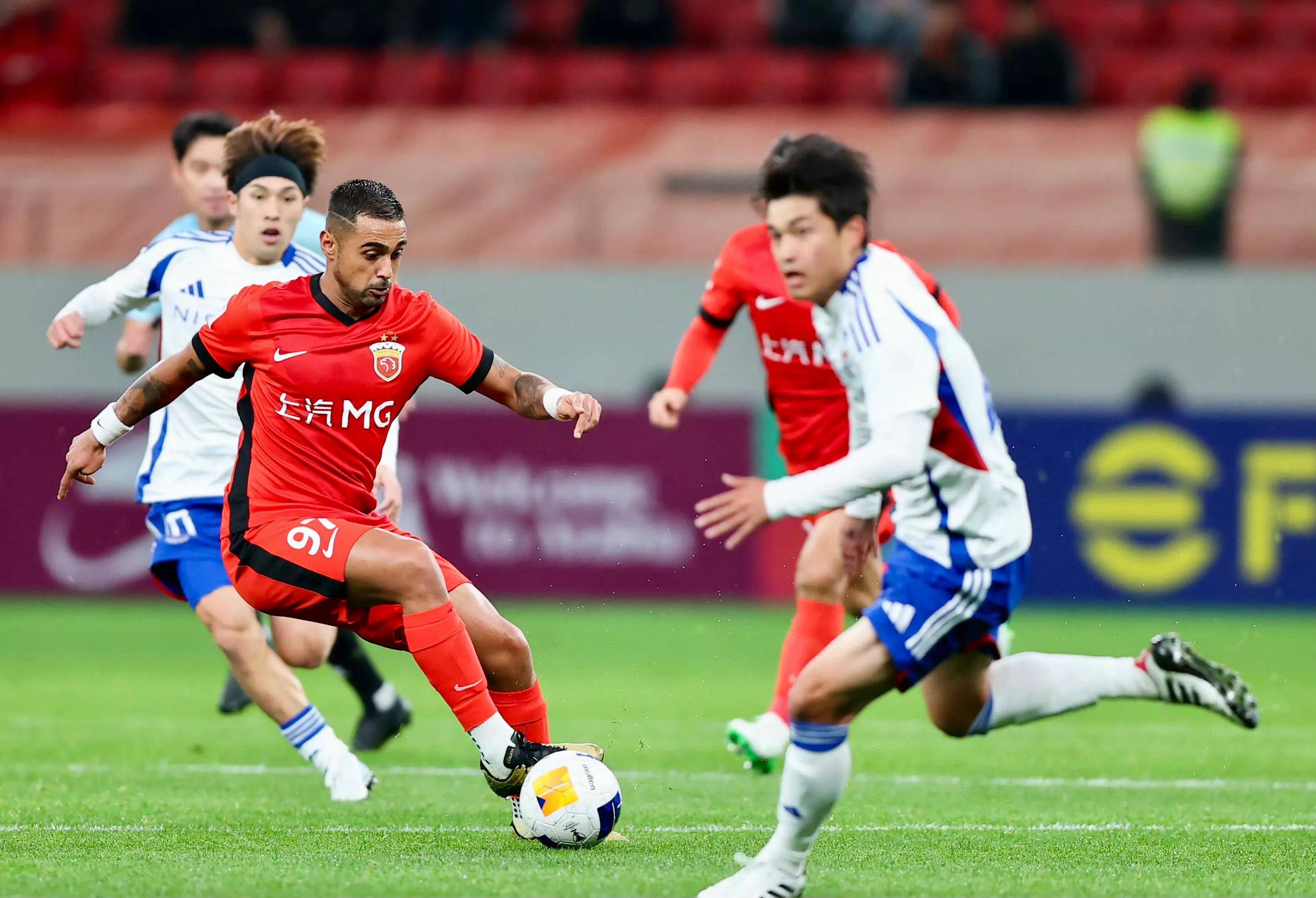 爱游戏-关于加时末段上海海港调整名单以备亚冠;官宣签约环节打磨;话题不断;赛季目标并未改变的信息