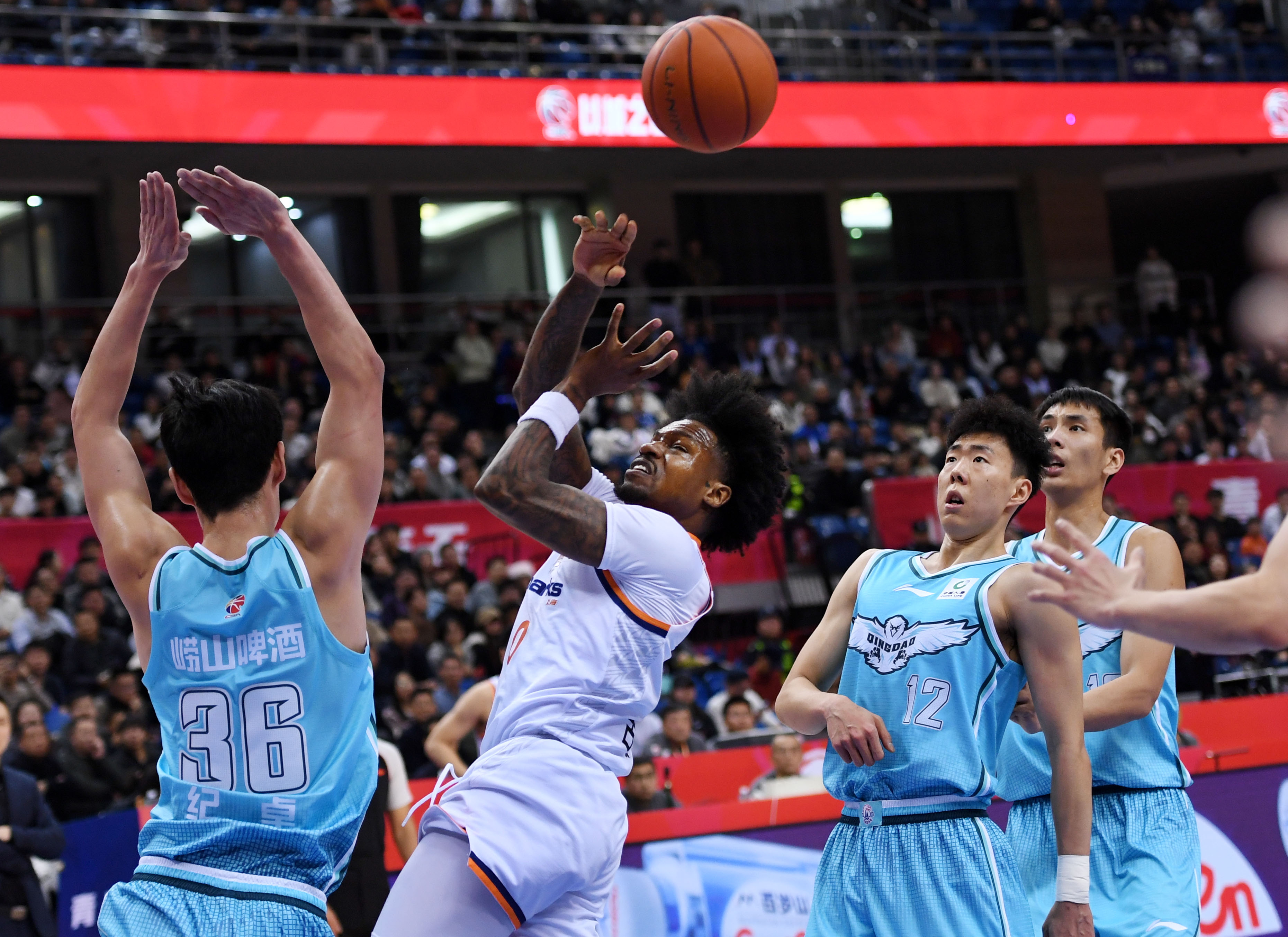 爱游戏平台-关于里程碑夜！上海久事远射贴柱，CBA常规赛冲刺阶段刷纪录，引发热议，赛程密集仍需轮换的信息